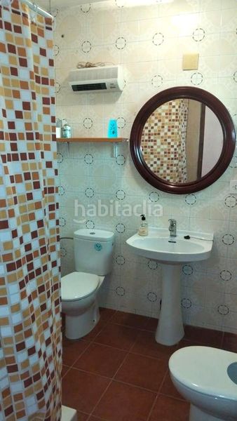 Foto cc7c88f8-a859-4ddb-8cfb-4db4d03f60a6. Casa adossada amb calefacció a Torrelacárcel