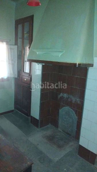 Foto 04a2b940-ff77-4689-98bc-4a7509db34a4. Casa adossada a Ademuz