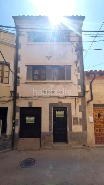 Foto 4af1a4cc-34ae-4ee4-9fd9-6a5b15cd9d62. Casa adossada a Ademuz