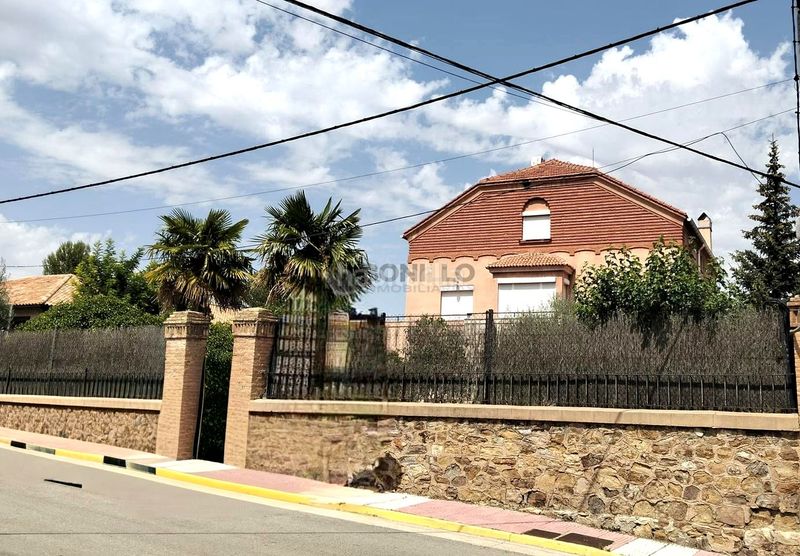 Foto 82572f01-f756-4a84-99e6-114ad88e519b. Casa amb calefacció piscina a Utrillas