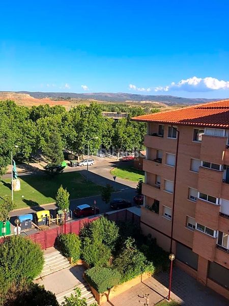 Foto a790acc3-6c72-475e-ab3e-0c6fa0c94fca. Lloguer pis amb aparcament a Ensanche - Fuenfresca Teruel