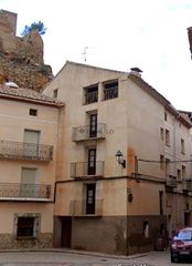 Casa  Calle tadeo calomarde. Casa señorial de pueblo con muchas posibilidades. muy bien conse