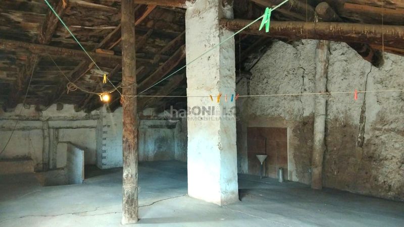 Foto 38c25529-b0c9-44b8-8e16-fd490bdd3dc9. Casa amb aparcament a Villel