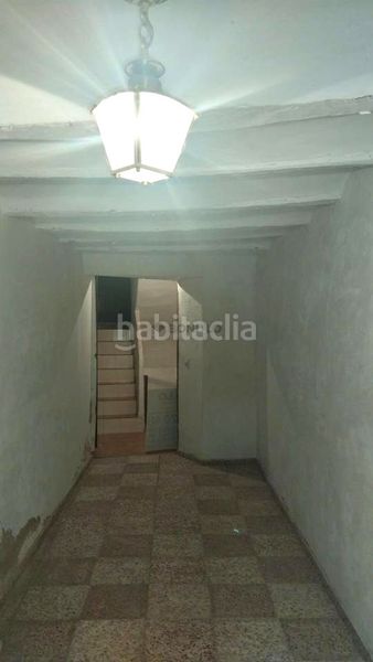 Foto 45414a25-48d4-49be-8afe-0707c80f433d. Casa amb aparcament a Villel