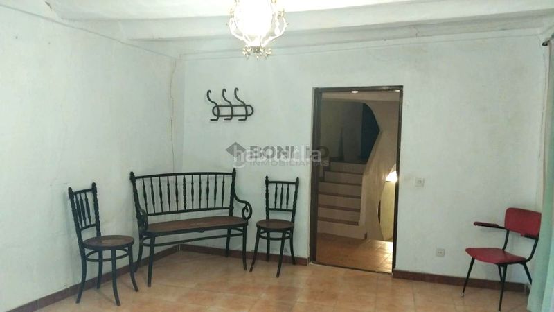 Foto 9ee272bb-e5f4-47a7-9c18-5ef501c42757. Casa amb aparcament a Villel