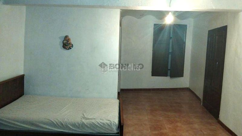 Foto c15be0cf-37b1-43b8-8264-bb3320cebefc. Casa amb aparcament a Villel