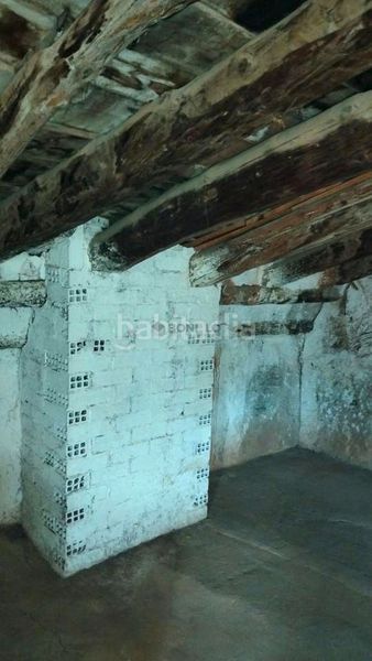 Foto cc3aa39a-d556-48d5-83f7-6517ba5db7f3. Casa amb aparcament a Villel