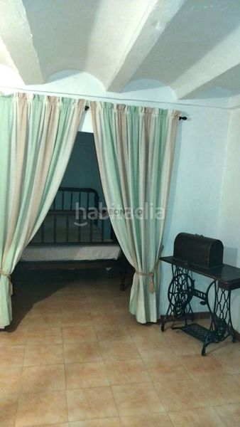 Foto d3d45071-b135-41a2-b7db-c89e92ebd660. Casa amb aparcament a Villel