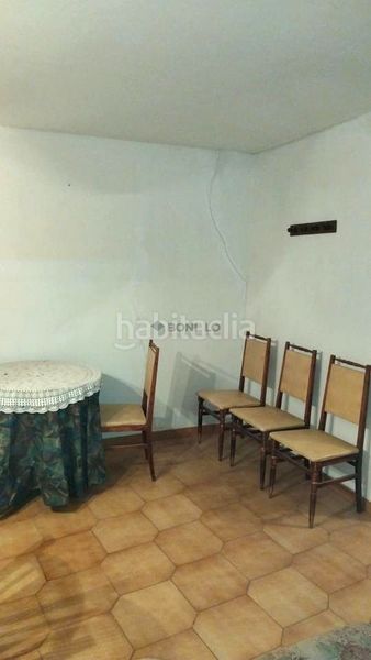 Foto d4b07fbe-5fb4-45e0-bc17-087de30be17f. Casa amb aparcament a Villel