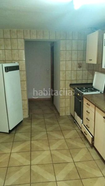 Foto ea5f5dec-9156-49e7-851e-d4a16fe2a824. Casa amb aparcament a Villel