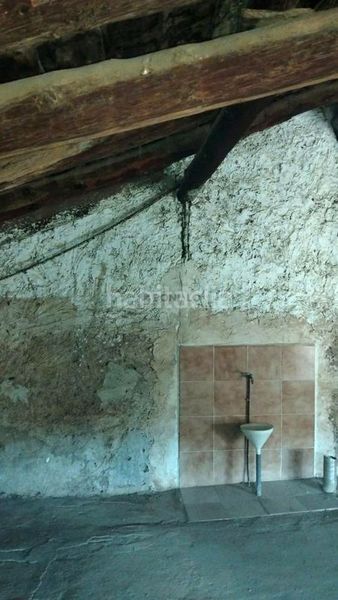 Foto f333a07b-57fb-4f76-9477-7893690d4c93. Casa amb aparcament a Villel