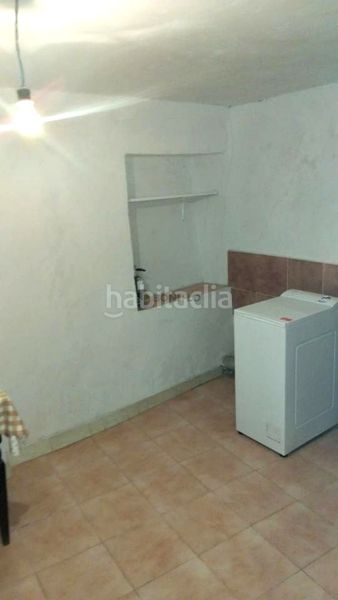 Foto ffdb28d0-f950-41b5-8a93-96fdcaf3c6b6. Casa amb aparcament a Villel
