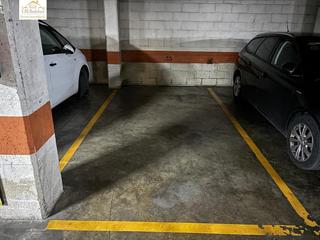 Aparcament cotxe a Centro. Se vende garaje en huerta pley