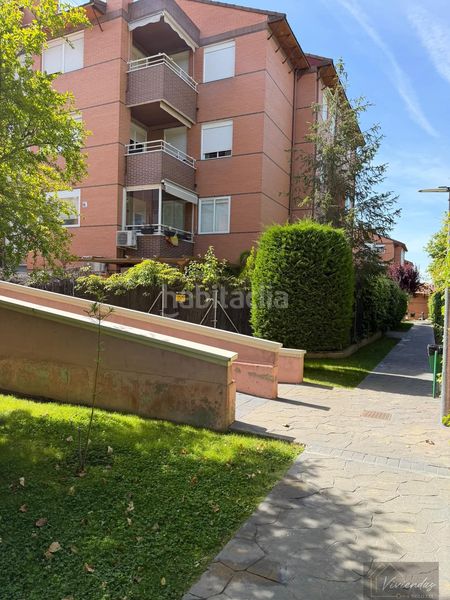 Foto 6cb4f127-cc44-44eb-9f50-1aaf07e6bfc0. Rent flat in isabel de farnesio 11 in Sector S Boadilla del Monte