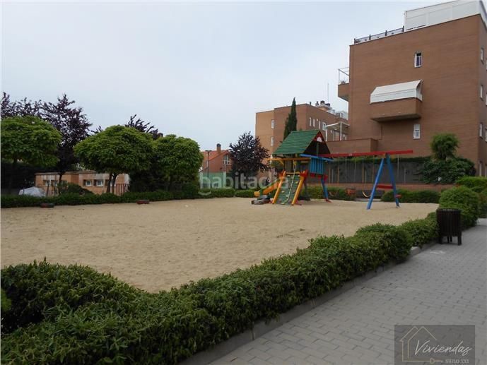 Foto f61788f5-2066-4df6-a0ef-7411cf67e961. Piccolo appartamento con riscaldamento parcheggio piscina in Boadilla del Monte