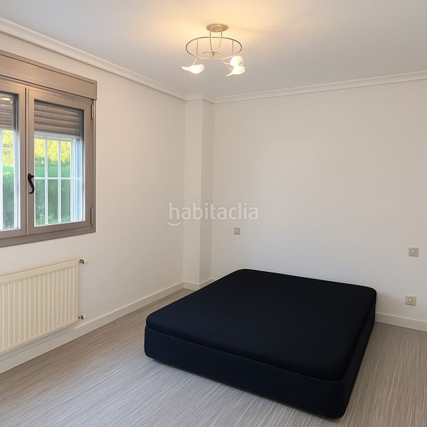 Foto 7074ba12-4c62-48de-a61e-9618b5987a0a. Rent flat with heating parking pool in Sector B Boadilla del Monte