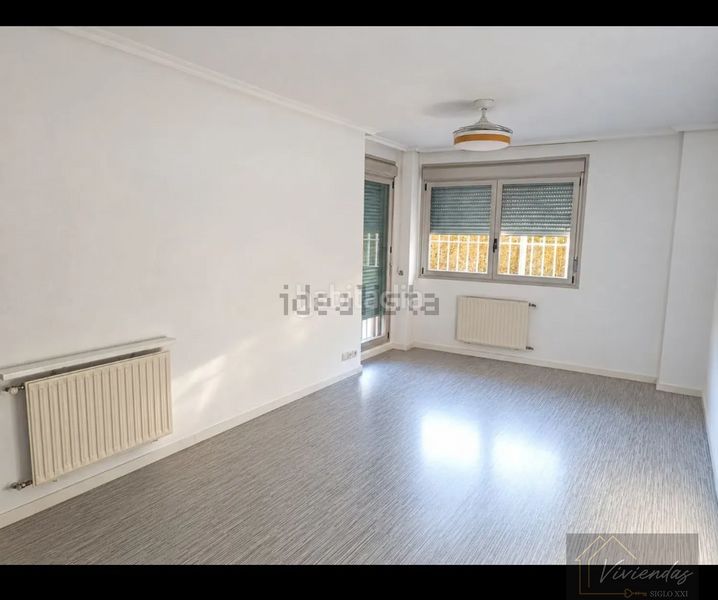 Foto 7606c00e-f50d-4722-b58a-e87675931392. Rent flat with heating parking pool in Sector B Boadilla del Monte