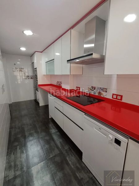 Foto efe365ce-d45b-405e-a122-48750cd337ff. Rent flat with heating parking pool in Sector B Boadilla del Monte