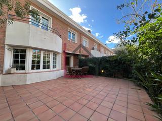 Casa adossada a Ronda del canig 10