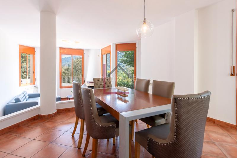 Foto 9e9124ee-8bb9-4b6c-bc49-e2d6a8b3bdb6. Xalet amb calefacció aparcament a Vallvidrera - Tibidabo - Les Planes Barcelona