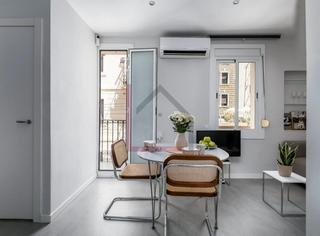 Location Appartement  Carrer de paredes. Reformado en la barceloneta