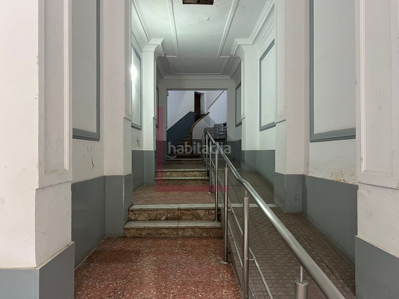 Foto 0c604ed0-9fd0-4454-b81b-d2f11666ee35. Pis a Sants Barcelona