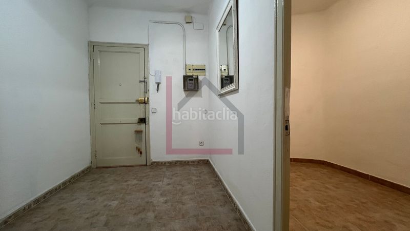 Foto d983c748-1231-4737-a67b-022375fb2690. Pis a Sants Barcelona
