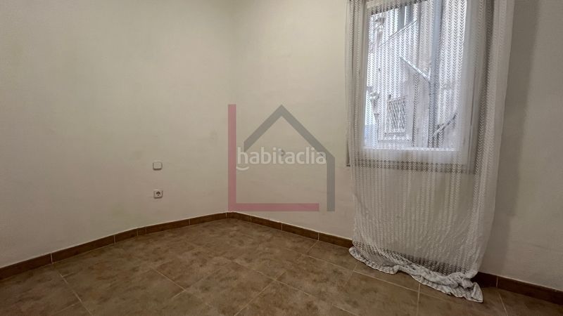 Foto eb69e933-e5f8-41e8-bb39-d48d06d1df11. Pis a Sants Barcelona