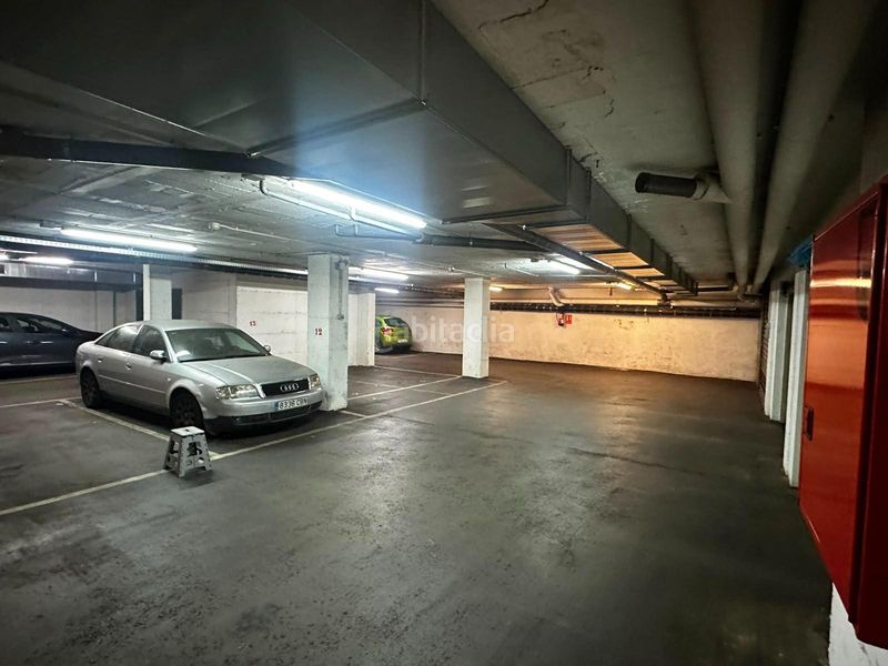 Foto 91a5ef42-a78f-4be3-af82-c61059ffcee0. Alquiler parking coche plaza de aparcamiento para coche en Girona