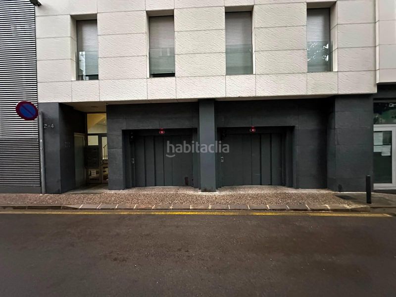 Foto d5a4faec-01e6-411d-b81f-bf2cb7d7ce6b. Alquiler parking coche plaza de aparcamiento para coche en Girona