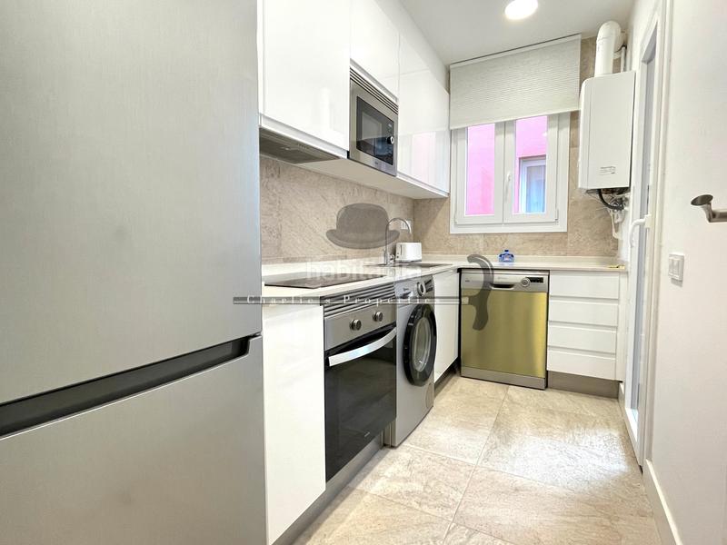 Foto 4b9d5ffc-46b0-441e-b1fd-a9ea80ee4639. Lloguer apartament amb calefacció a Barri de les Corts Barcelona