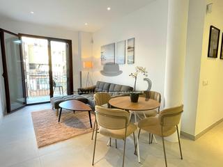 Etagenwohnung in Carrer de la Reina Amàlia