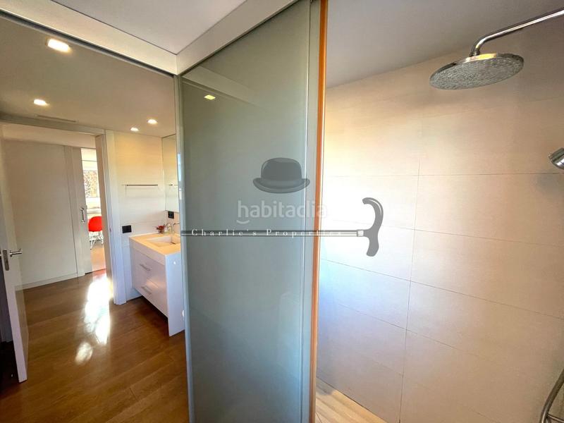 Foto d898325f-07fc-4acf-ba4a-5bd1a1ab61c4. Appartamento con riscaldamento parcheggio piscina in Barcelona