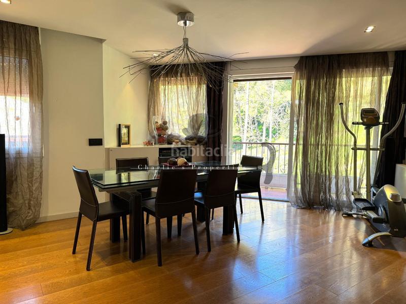 Foto f2a4f701-e911-4cdd-a75a-6db777b8340d. Appartamento con riscaldamento parcheggio piscina in Barcelona