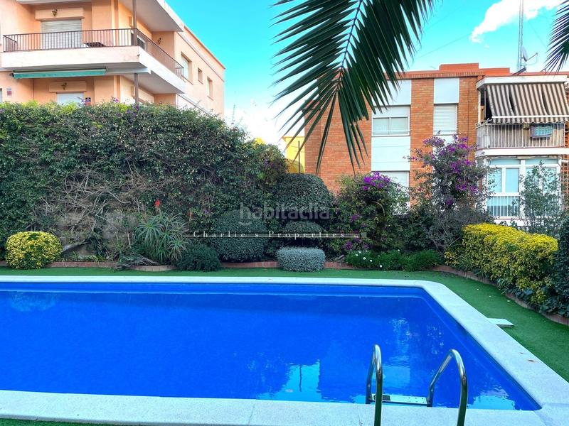 Foto ec315309-86f5-46f4-bc93-4fc996c9072e. Àtic amb calefacció aparcament piscina a La Font d´en Fargues Barcelona