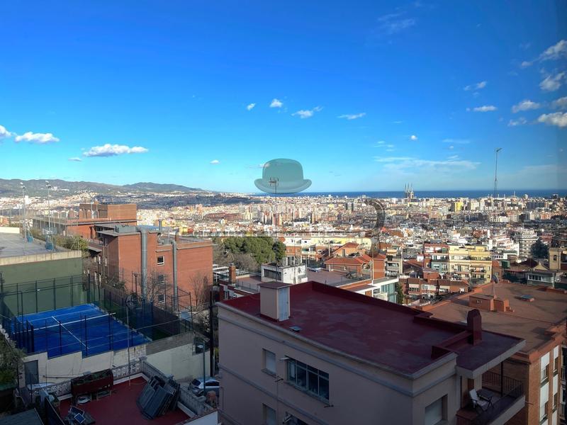Foto d38700f3-e8c2-4f0a-9325-2b419f68b380. Ático en La Font d´en Fargues Barcelona