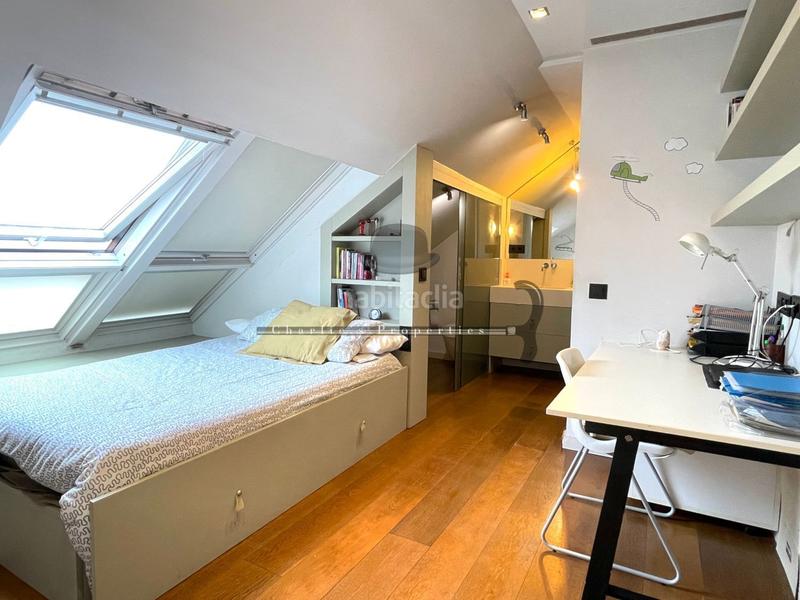 Foto dff2afcf-a8e9-4a8e-bf14-ab6abc13e296. Dachwohnung mit heizung parking pool in La Font d´en Fargues Barcelona