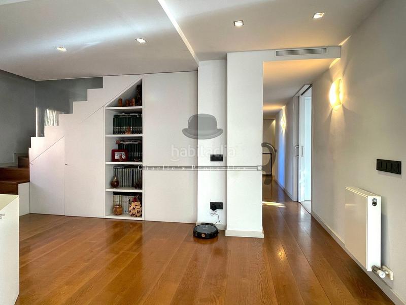 Foto 75d9e22c-c3e8-417a-9bb3-bbf316c0978b. Penthouse with heating parking pool in La Font d´en Fargues Barcelona