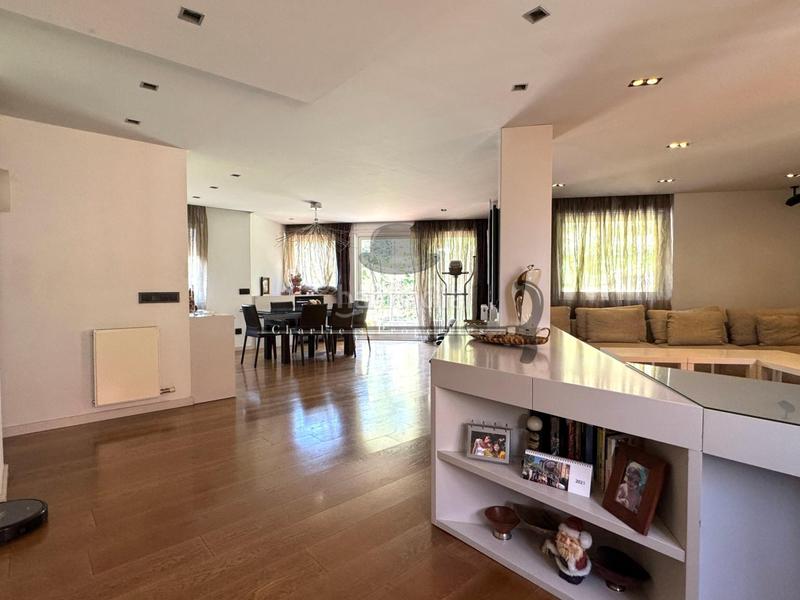 Foto 969735d1-014a-4bd6-871f-30e1990179e8. Penthouse with heating parking pool in La Font d´en Fargues Barcelona