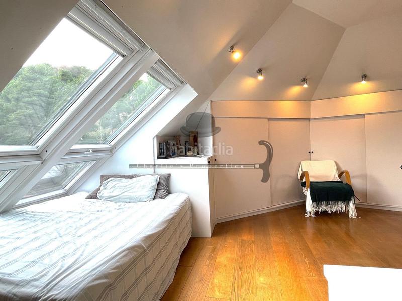 Foto cfccce8a-9fee-4bba-bc0b-45ad1f6489d0. Penthouse with heating parking pool in La Font d´en Fargues Barcelona