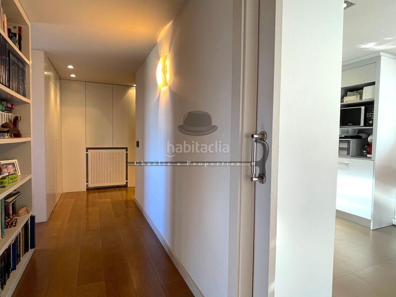 Foto d4cfe7b7-00bd-4731-9d39-f4695bdf18e5. Penthouse with heating parking pool in La Font d´en Fargues Barcelona