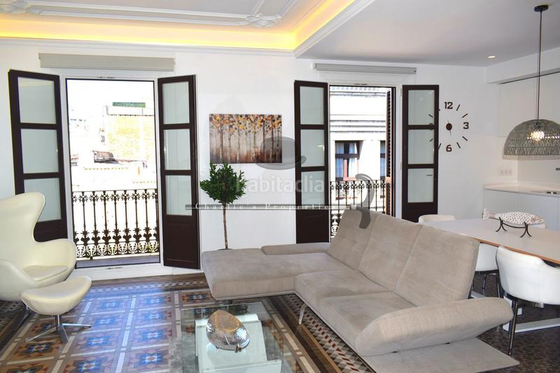 Foto b7915819-089a-41d1-a3ce-2c090bc13993. Location appartement dans ronda de la universitat 2 dans Barcelona