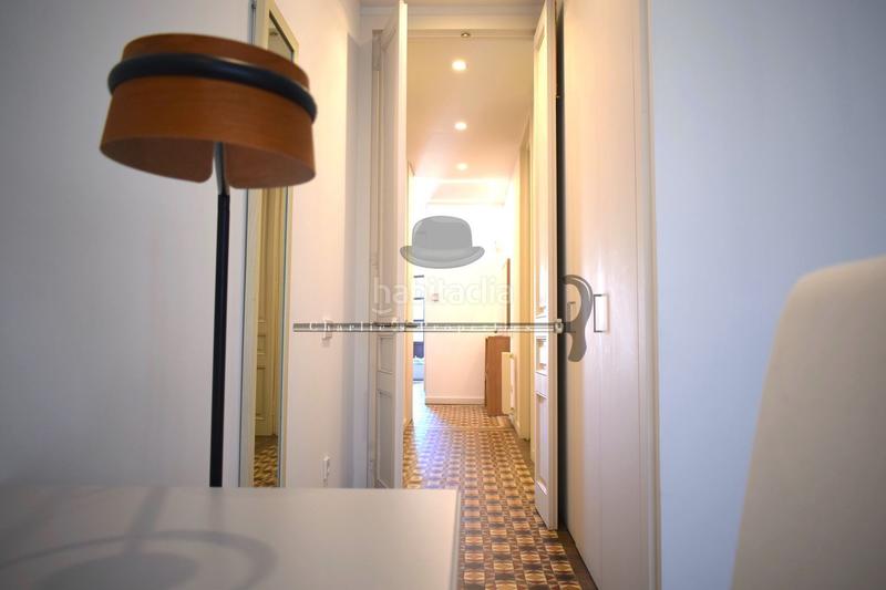 Foto a0de3acf-ae66-4b43-92ba-a8bd32159ffd. Alquiler piso en ronda de la universitat 2 en Dreta de l´Eixample Barcelona