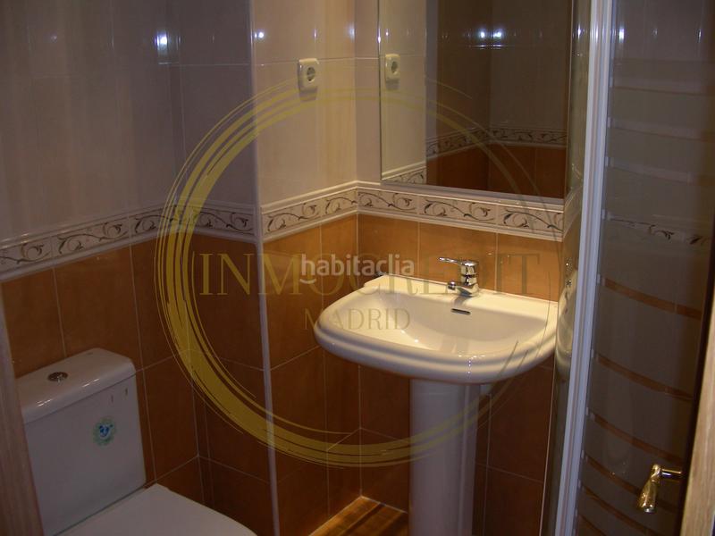 Foto 86c6b7e3-94aa-40b8-85a0-a840c3ac8c8d. Chalet  reformado a la venta en Valdepelayo-Montepinos-Arroyo Culebro Leganés
