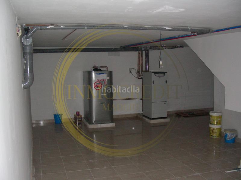 Foto b7418c07-2002-4cee-8e1b-0499a4acd7d1. Chalet  reformado a la venta en Valdepelayo-Montepinos-Arroyo Culebro Leganés