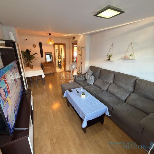 Foto fd28f32d-913e-44e6-b329-a701c92dc002. Casa amb piscina a Coloma Nucia (la)