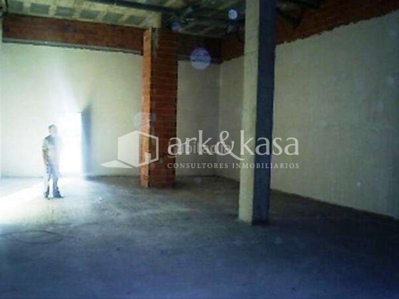 Foto cc088898-cb47-4252-8f9f-d965198b5c83. Alquiler local comercial bajo venta y alquiler urb. mas del rosari en Paterna