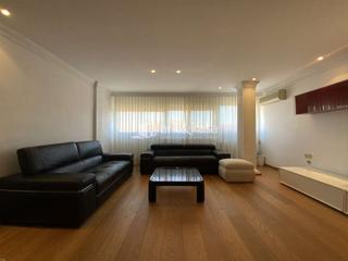 Rent Flat in Vara de Quart. Alquiler de piso con garaje en emilio lluch. vara de quart. patr