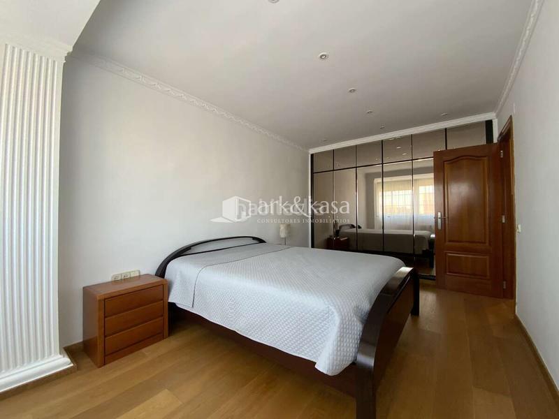 Foto 34db012a-9197-4679-967f-0fccd1f44978. Alquiler piso alquiler de piso con garaje en emilio lluch. Vara de Quart. patraix. en Valencia