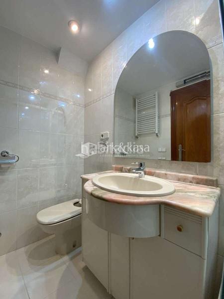 Foto 434cd4e7-e23a-4a2b-a687-41405fad4031. Alquiler piso alquiler de piso con garaje en emilio lluch. Vara de Quart. patraix. en Valencia
